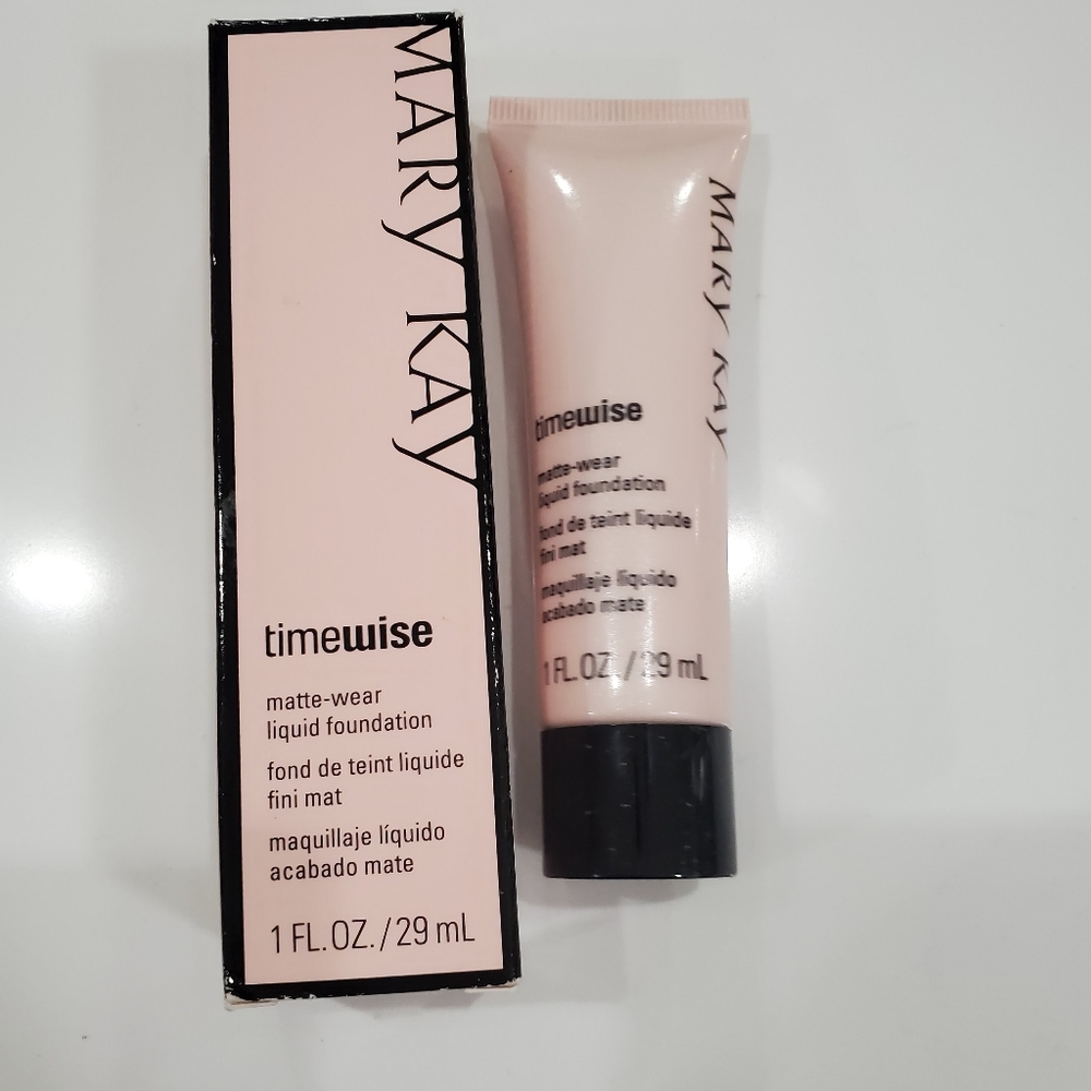 Mary Kay Timewise Foundation Ivory 3 combination- oily formula nib